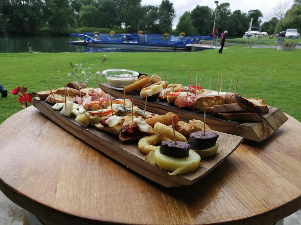 Camping Belle Riviere Chaniers エクステリア 写真