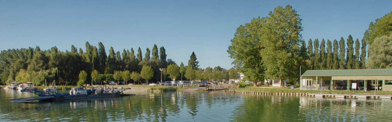 Camping Belle Riviere Chaniers エクステリア 写真