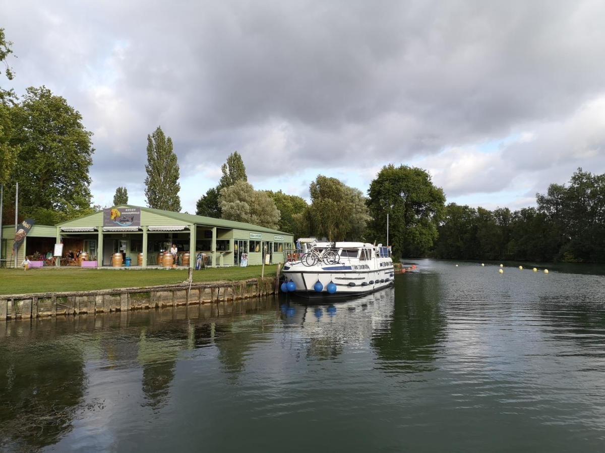 Camping Belle Riviere Chaniers エクステリア 写真