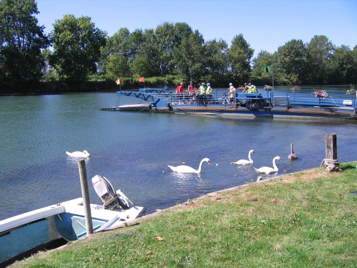 Camping Belle Riviere Chaniers エクステリア 写真