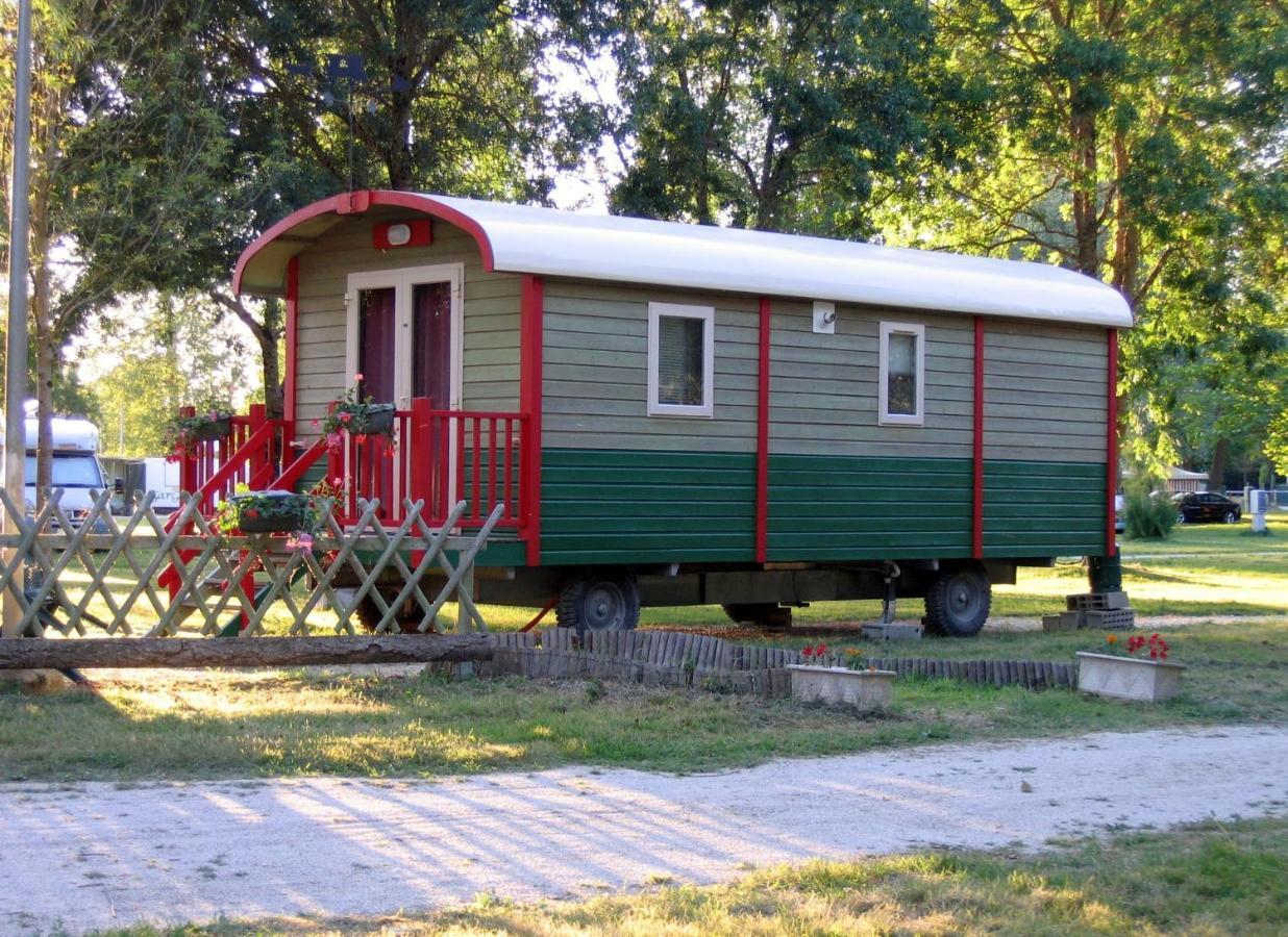 Camping Belle Riviere Chaniers エクステリア 写真