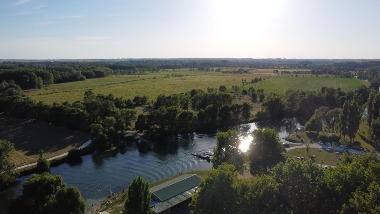 Camping Belle Riviere Chaniers エクステリア 写真